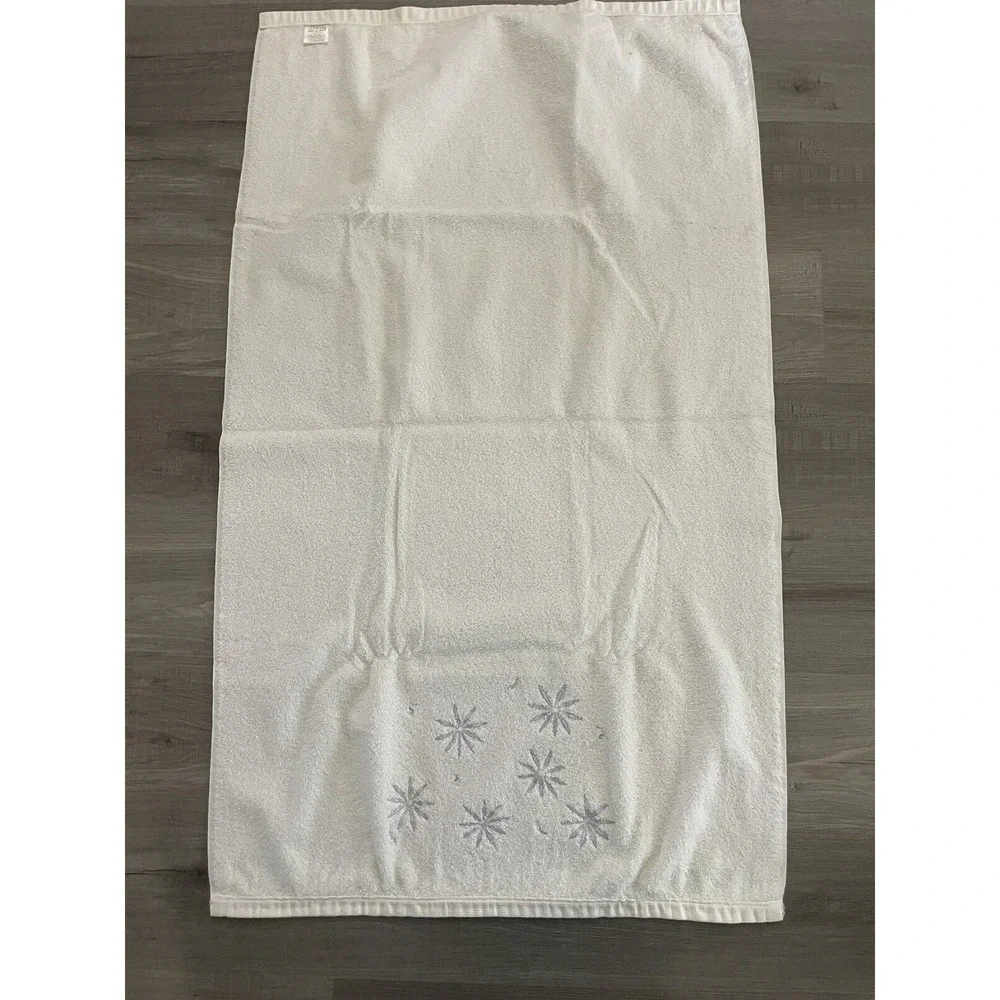 Vtg Penneys Home Collection White w/Embroidered Purple Flowers Hand/ Bath Towels